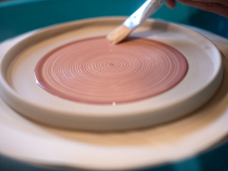 Personalize Your Pottery with These Ceramic Painting Classes